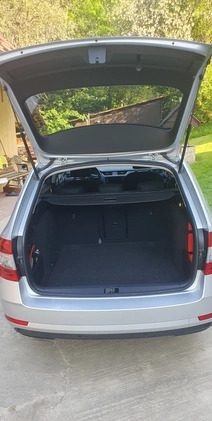 Skoda Octavia cena 64200 przebieg: 143190, rok produkcji 2017 z Błonie małe 254